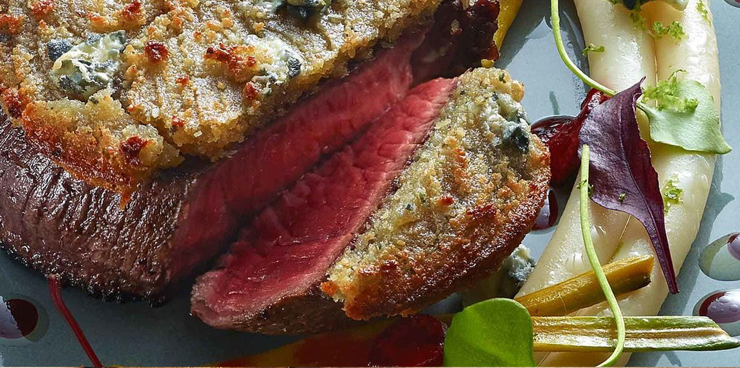 Fillet of Steak with SAINT AGUR® Crust | The Cheese Lover
